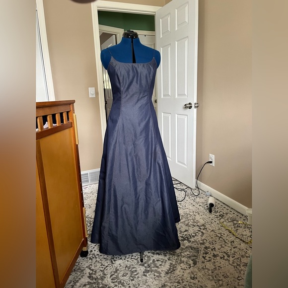 Totally dreamy ABS EVENING by ALLEN SCHWARTZ chambray evening gown, size 10 - Picture 6 of 6